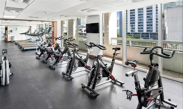 $400,000 | 31 Southeast 5th Street, Unit 1803, Miami, FL 33131