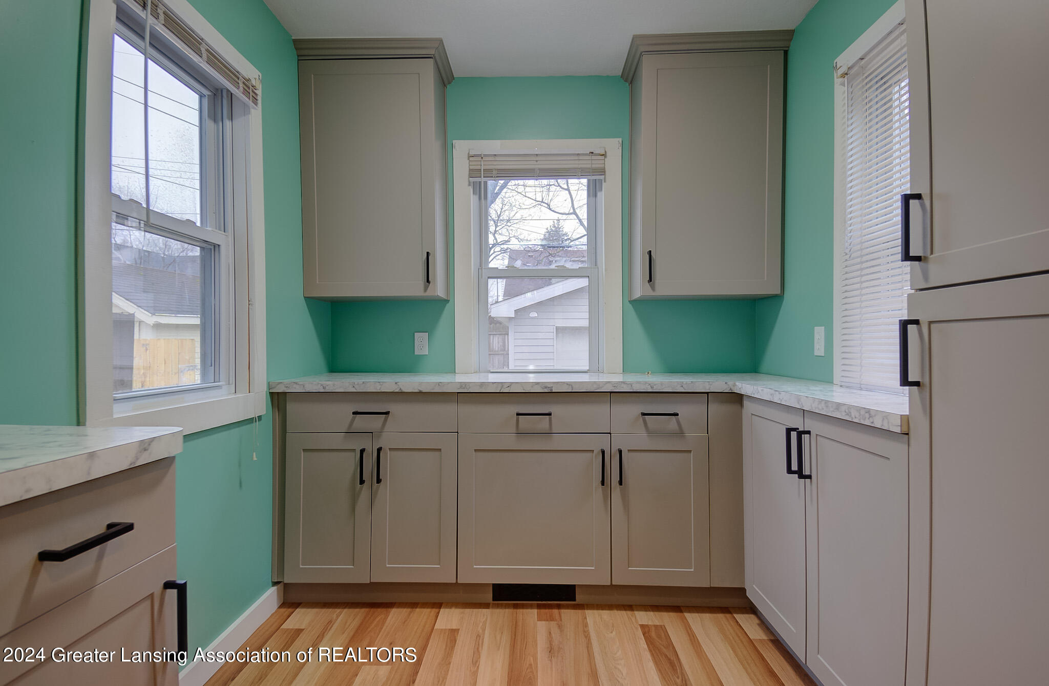 2304 Strathmore Road Lansing, MI 48910 - Photo 26 of 44 dsc08335_6_7