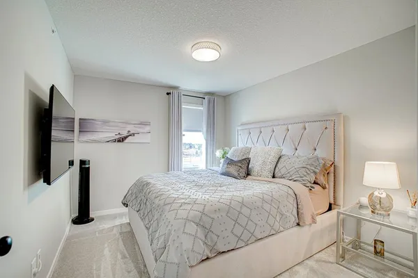 $537,600 | 4992 161st Street West, Lakeville, MN 55044