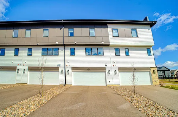 $537,600 | 4992 161st Street West, Lakeville, MN 55044