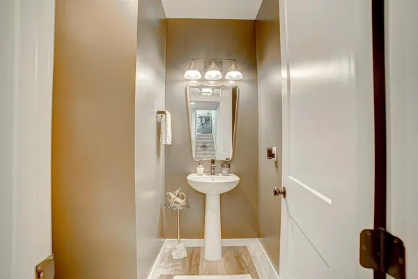 $537,600 | 4992 161st Street West, Lakeville, MN 55044