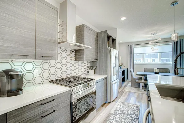 $537,600 | 4992 161st Street West, Lakeville, MN 55044