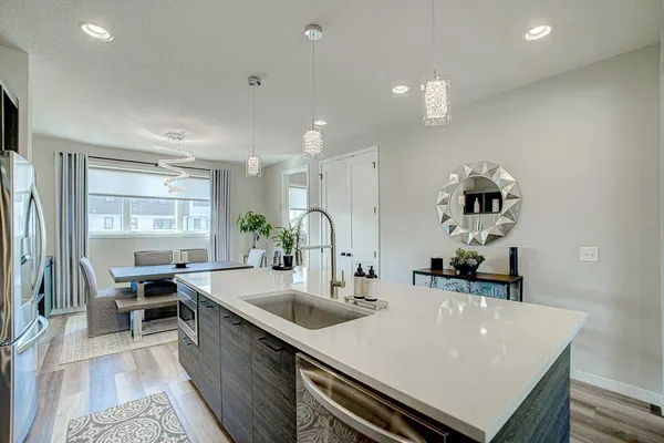 $537,600 | 4992 161st Street West, Lakeville, MN 55044