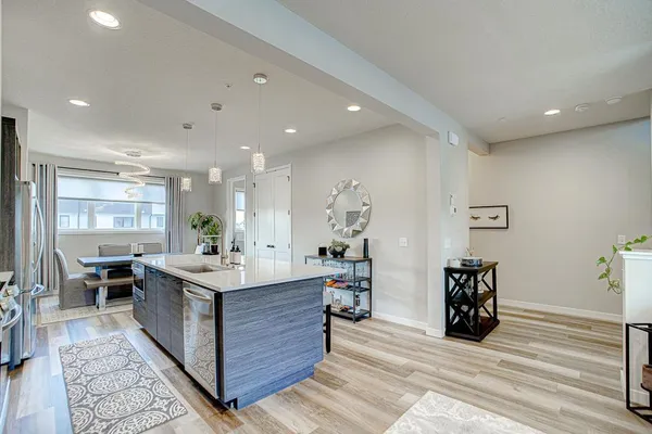 $537,600 | 4992 161st Street West, Lakeville, MN 55044