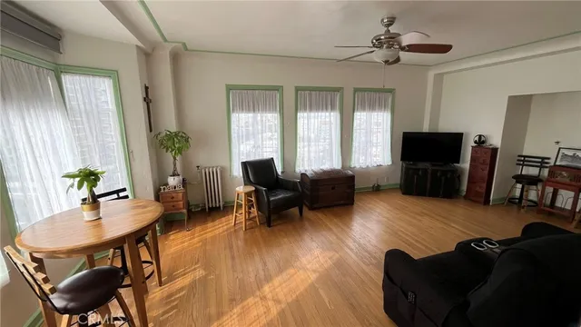 $3,300 | 800 East Ocean Boulevard, Long Beach, CA 90802