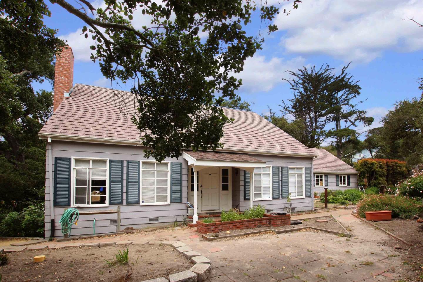 21 Oak Road Santa Cruz, CA 95060 - Photo 11 of 25 a front view of a house with garden and porch