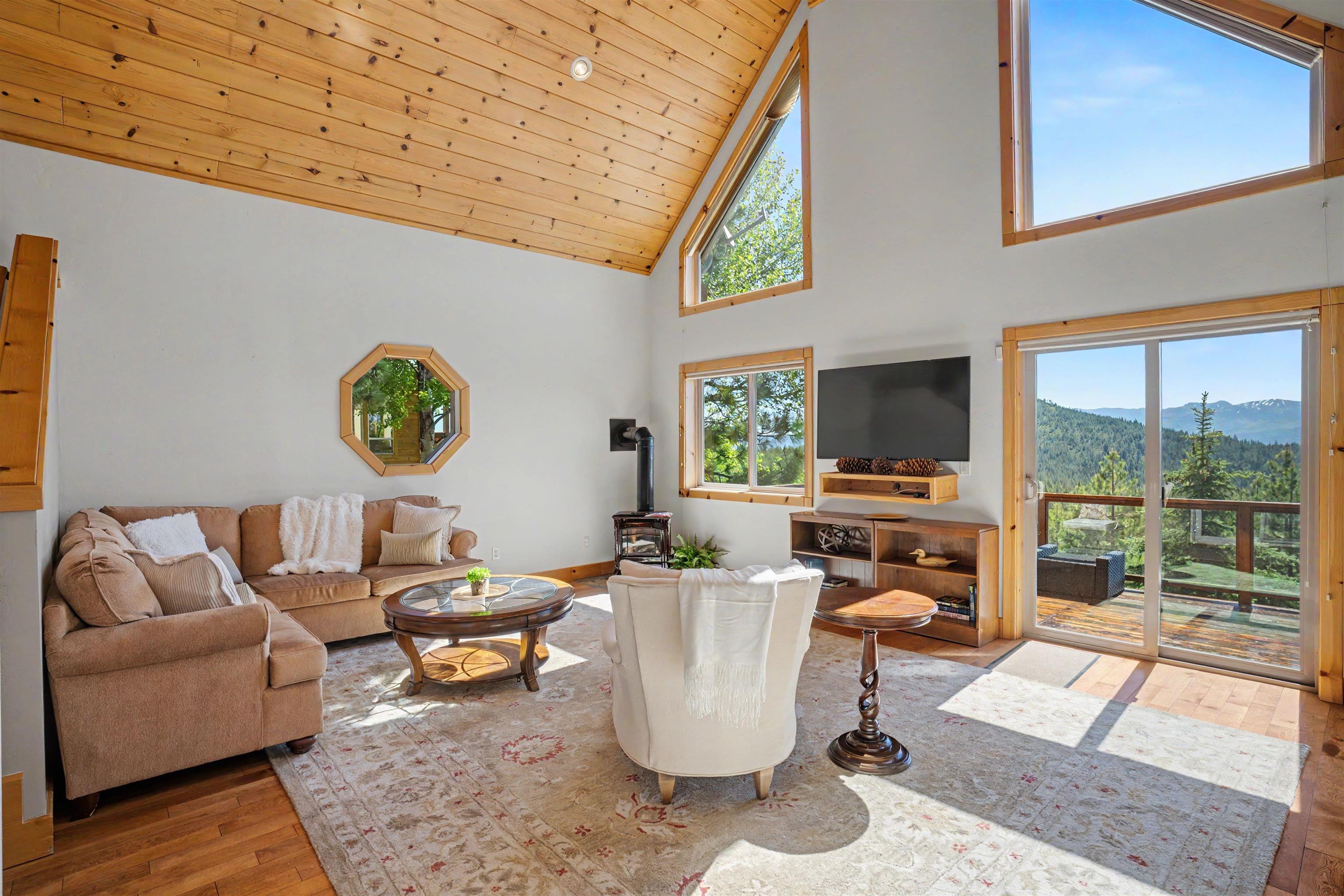 14509 Wolfgang Road Truckee, CA 96161 - Photo 4 of 28