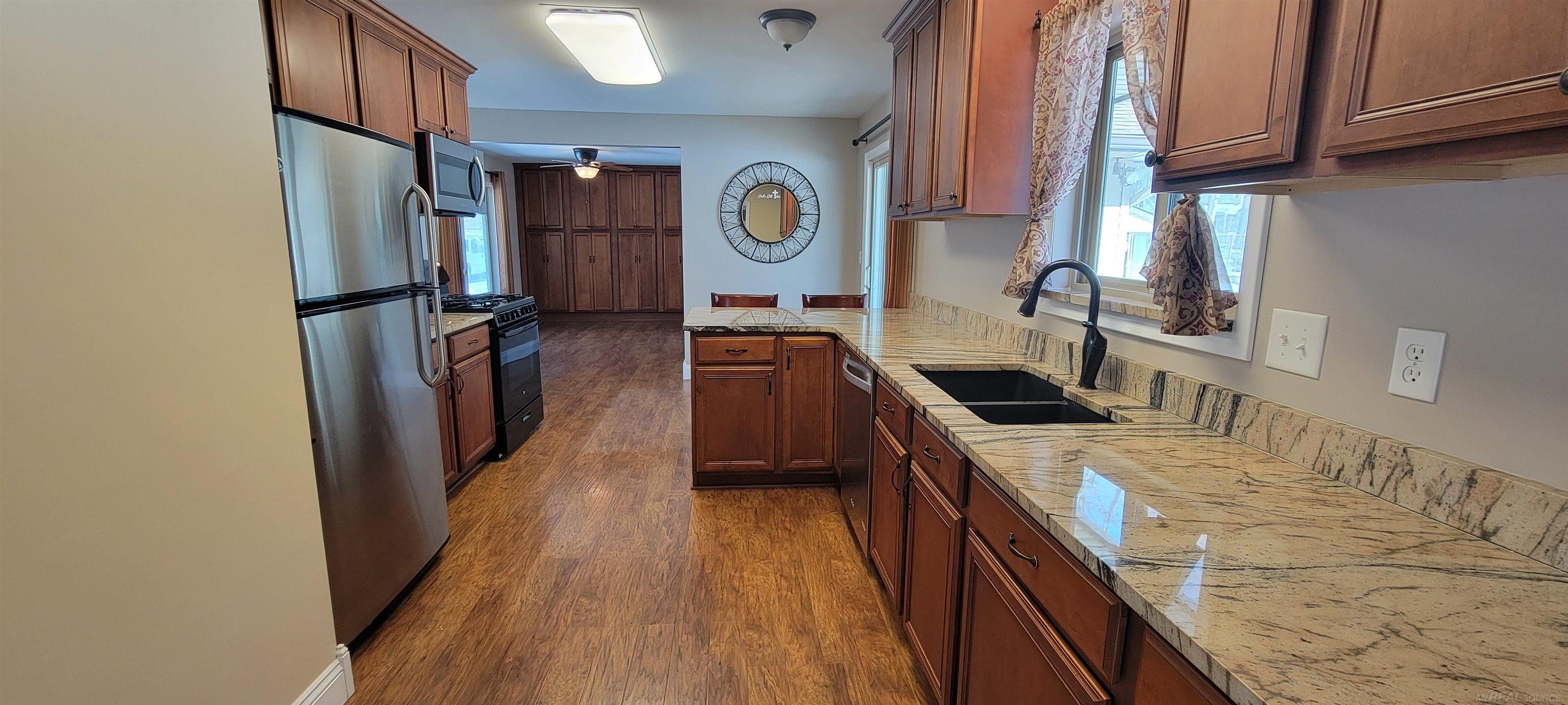 4265 County Line Road Casco, MI 48064 - Photo 5 of 23 50165414-de60325d-91fd-43c9-8168-ccc993f737cb.JPG