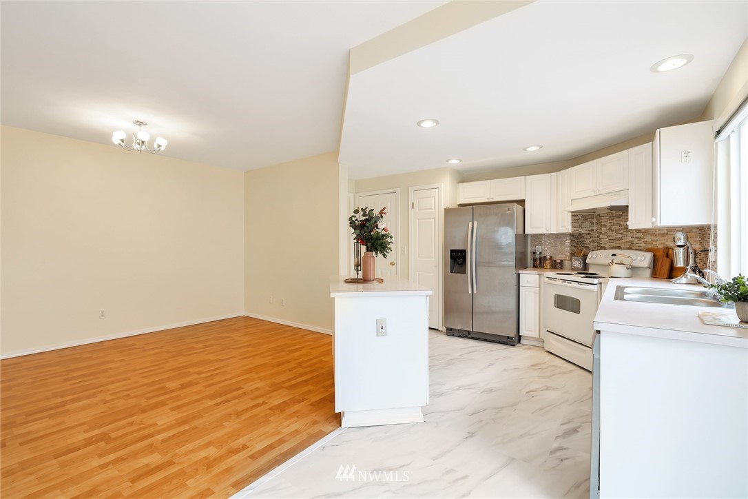 518 Queen Place Northeast Renton, WA 98056 - Photo 11 of 29 Gallery Image 11