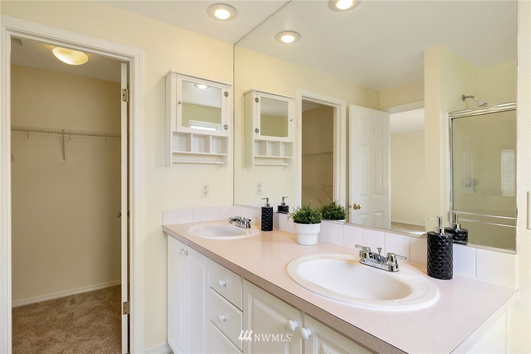 518 Queen Place Northeast Renton, WA 98056 - Photo 19 of 29 Gallery Image 19