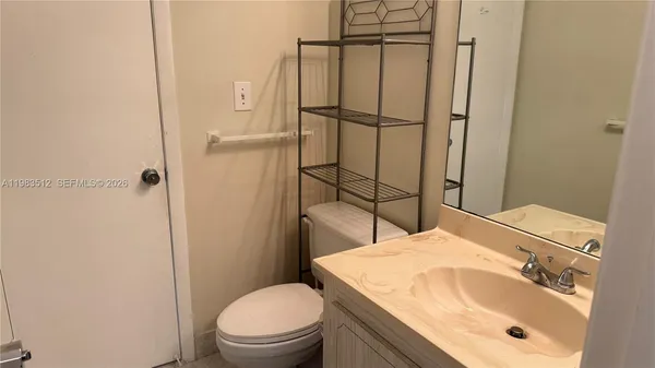 $1,675 | 1200 St Charles Place, Unit 420, Pembroke Pines, FL 33026