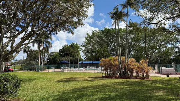 $1,675 | 1200 St Charles Place, Unit 420, Pembroke Pines, FL 33026