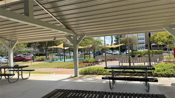 $1,675 | 1200 St Charles Place, Unit 420, Pembroke Pines, FL 33026