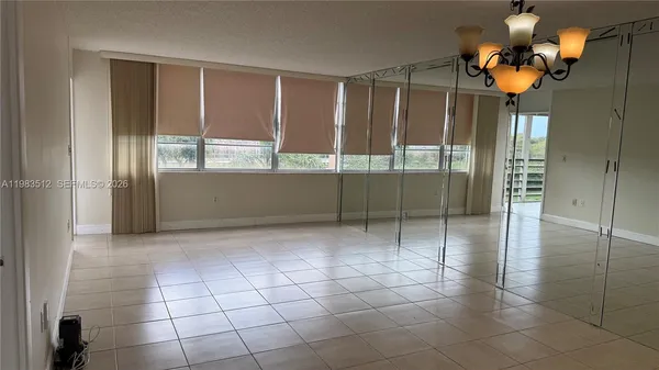 $1,675 | 1200 St Charles Place, Unit 420, Pembroke Pines, FL 33026