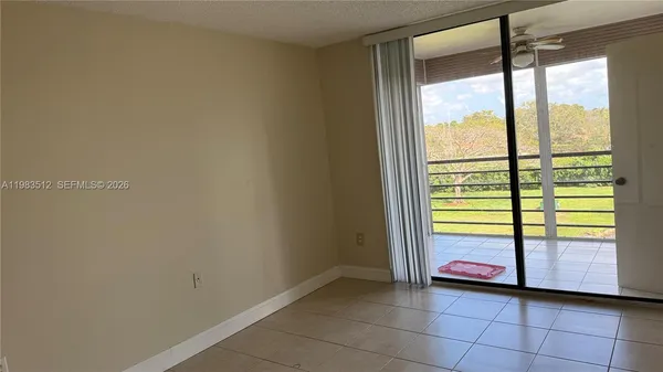 $1,675 | 1200 St Charles Place, Unit 420, Pembroke Pines, FL 33026