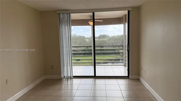 $1,675 | 1200 St Charles Place, Unit 420, Pembroke Pines, FL 33026