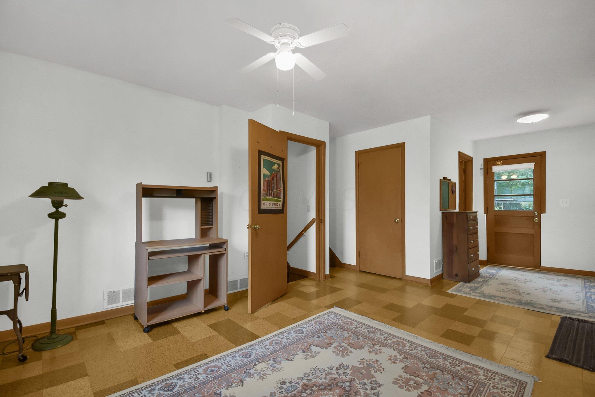 1390 Bryson Road Columbus, OH 43224 - Photo 25 of 30 LL family room
