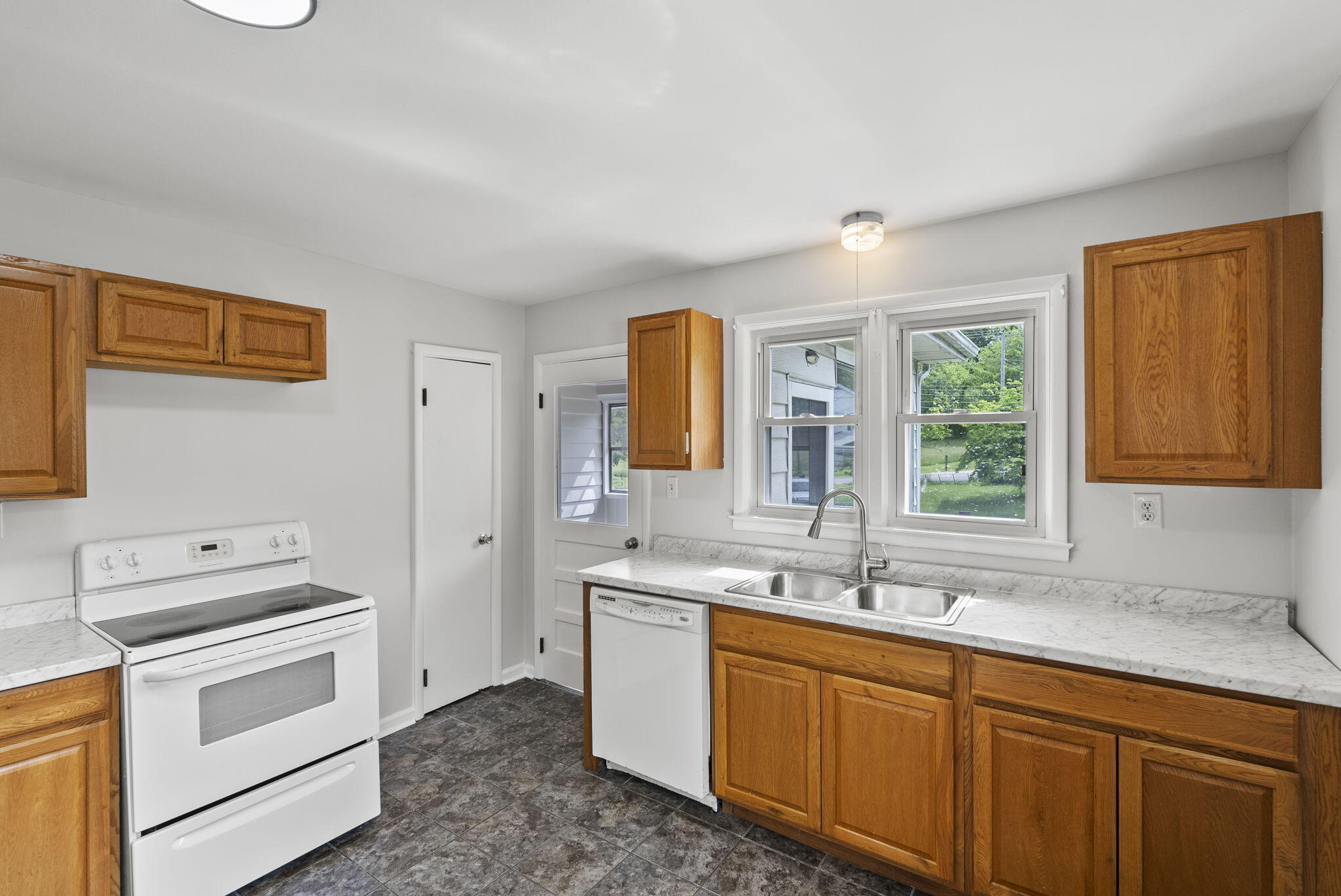 2350 Ironworks Road Winchester, KY 40391 - Photo 9 of 27 12-web-or-mls-DSC06376