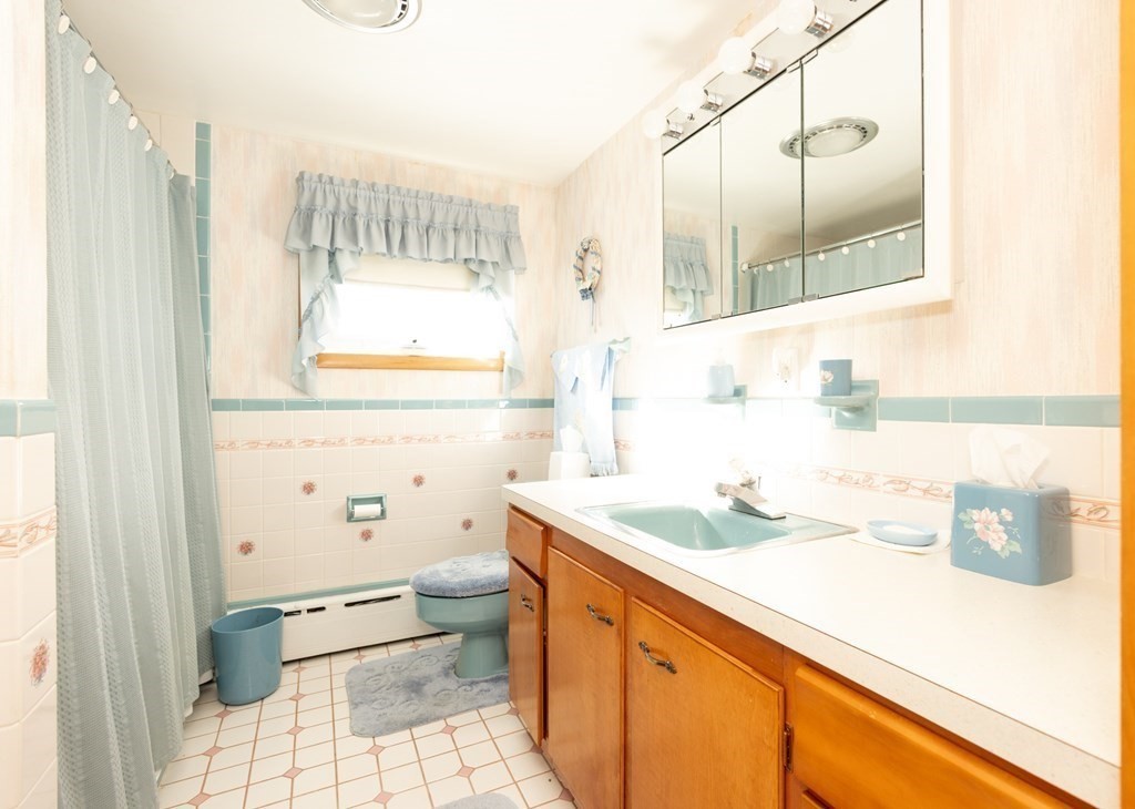 33 Wheeler Street Fall River, MA 02724 - Photo 14 of 37