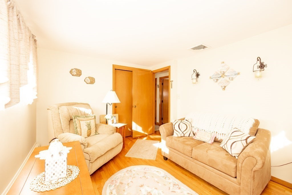 33 Wheeler Street Fall River, MA 02724 - Photo 18 of 37