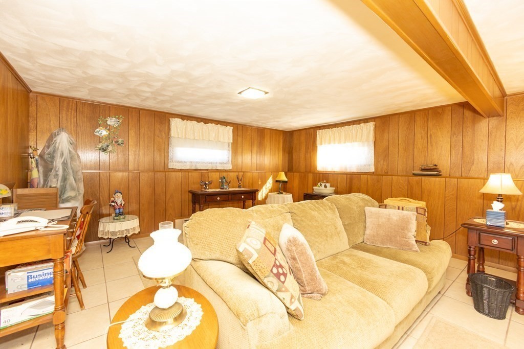 33 Wheeler Street Fall River, MA 02724 - Photo 23 of 37