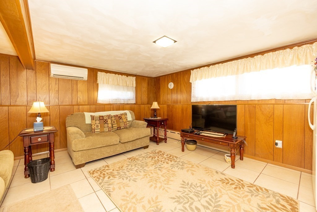 33 Wheeler Street Fall River, MA 02724 - Photo 24 of 37