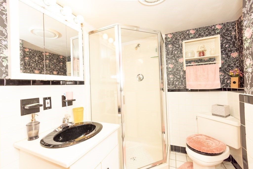 33 Wheeler Street Fall River, MA 02724 - Photo 25 of 37