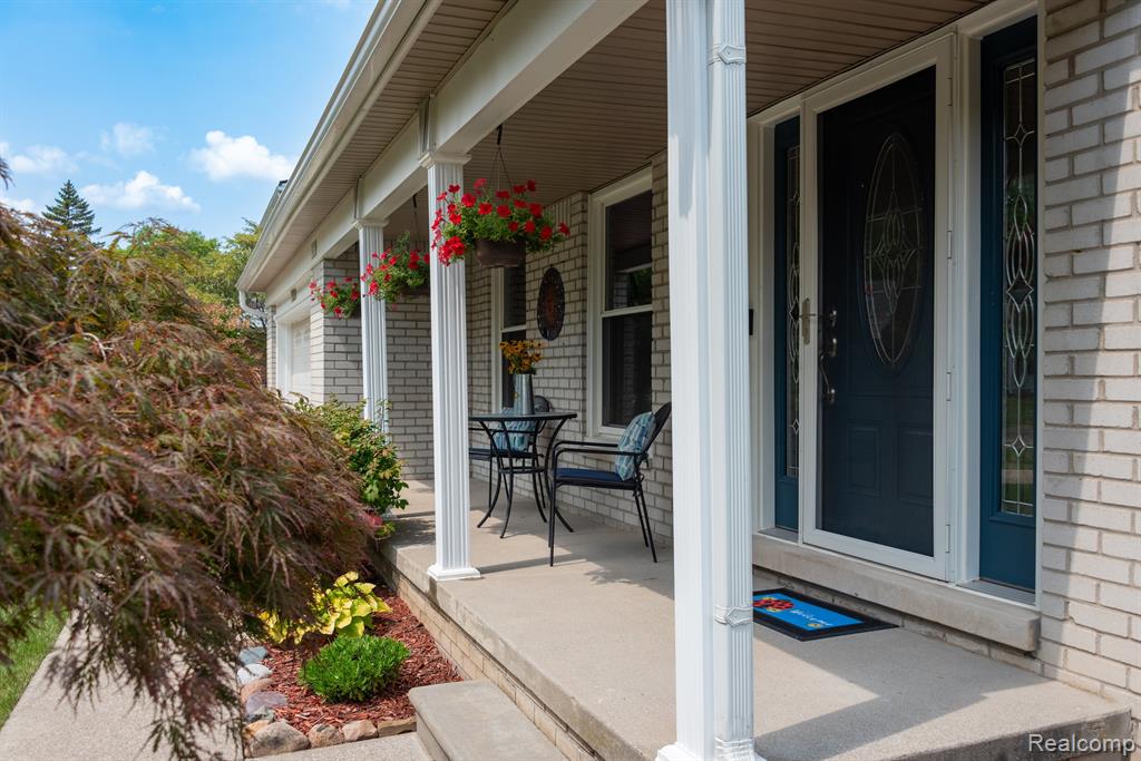 8296 Hampton Road Grosse Ile, MI 48138 - Photo 8 of 72