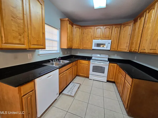 $1,450 | 11623 Acorn Drive, Gulfport, MS 39503