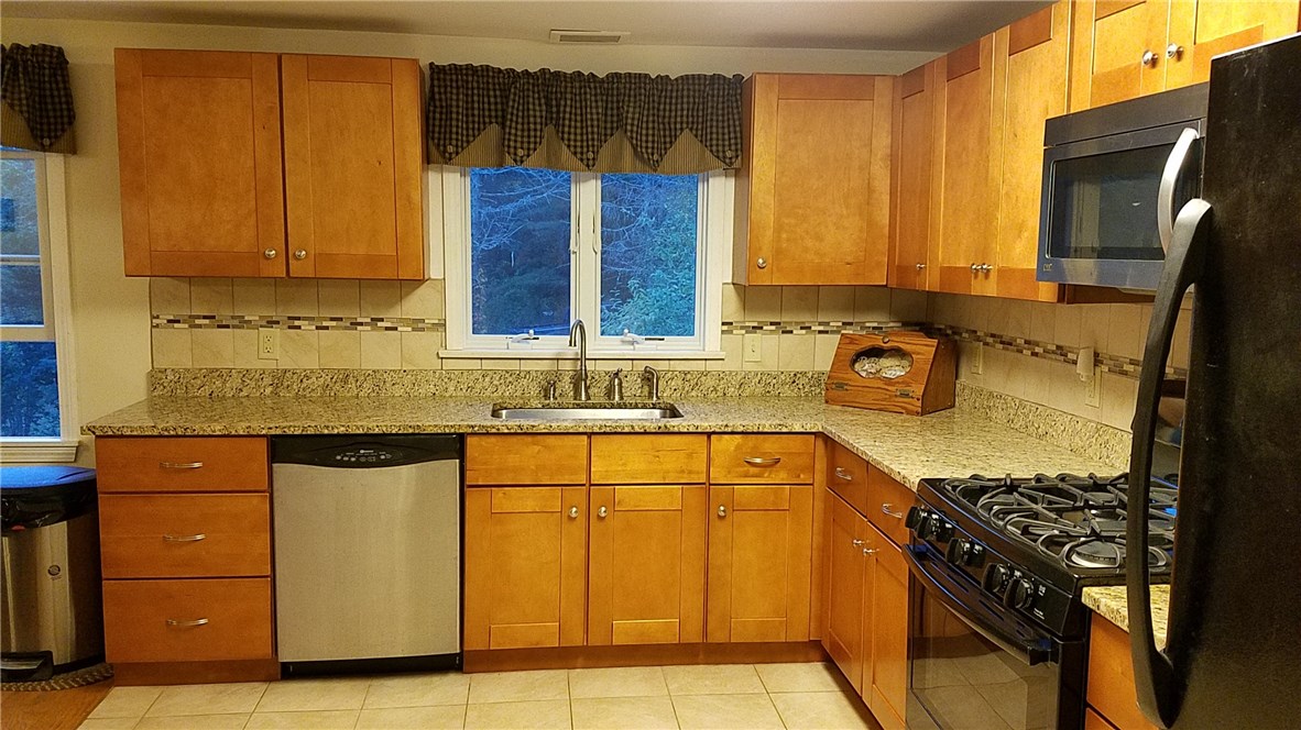 163 Burnt Hill Road Scituate, RI 02831 - Photo 14 of 24