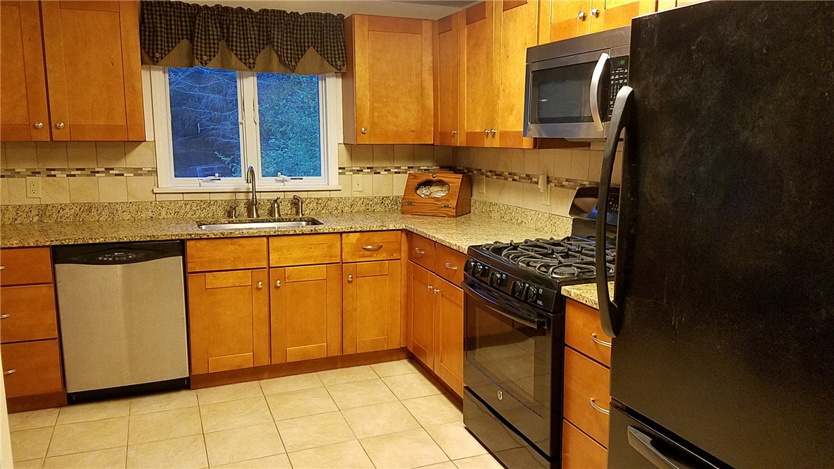163 Burnt Hill Road Scituate, RI 02831 - Photo 15 of 24