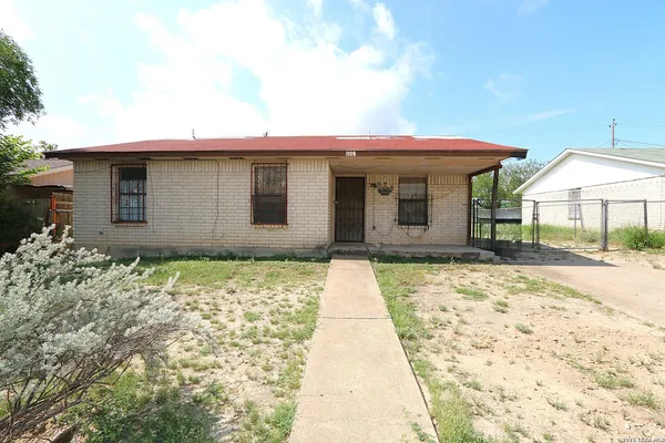 $165,000 | 1108 Yoblanda Drive, Eagle Pass, TX 78852