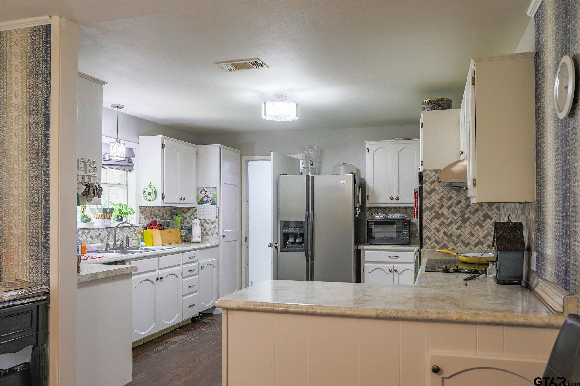 21249 Main Street Chandler, TX 75758 - Photo 11 of 38