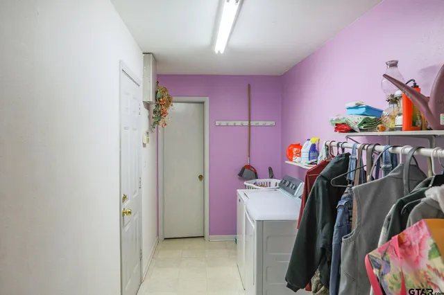 $795,000 | 21249 Main Street, Chandler, TX 75758