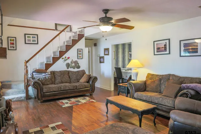 $795,000 | 21249 Main Street, Chandler, TX 75758