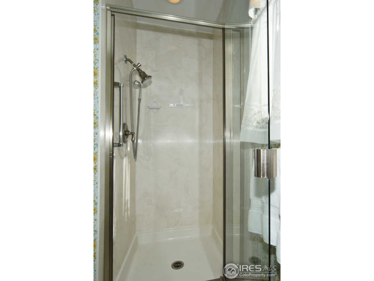 9268 Baseline Road Lafayette, CO 80026 - Photo 18 of 25 2nd shower
