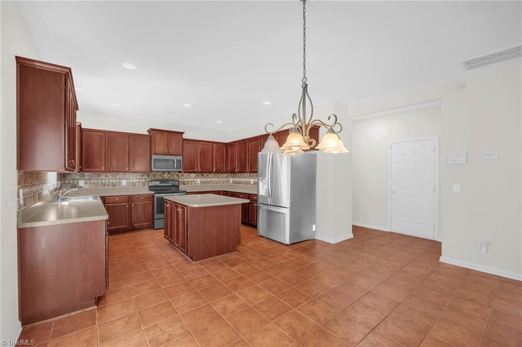 4802 Tradition Way Colfax, NC 27235 - Photo 5 of 37