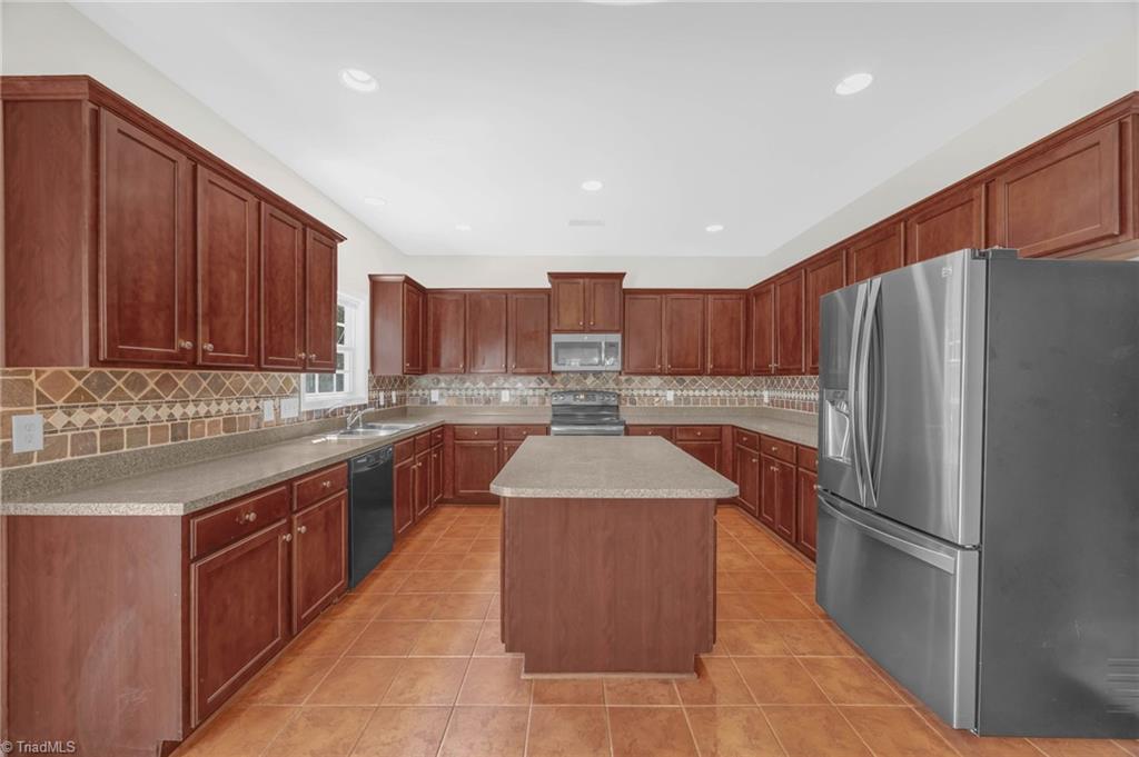 4802 Tradition Way Colfax, NC 27235 - Photo 6 of 37