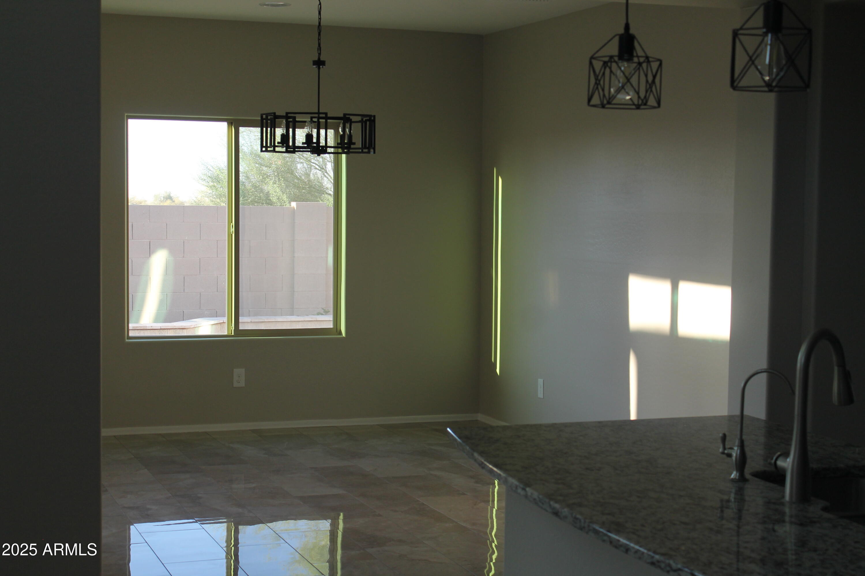 10847 West Nosean Road Peoria, AZ 85383 - Photo 5 of 11