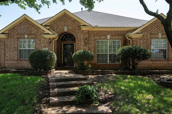$469,995 | 5833 Legend Lane, The Colony, TX 75056