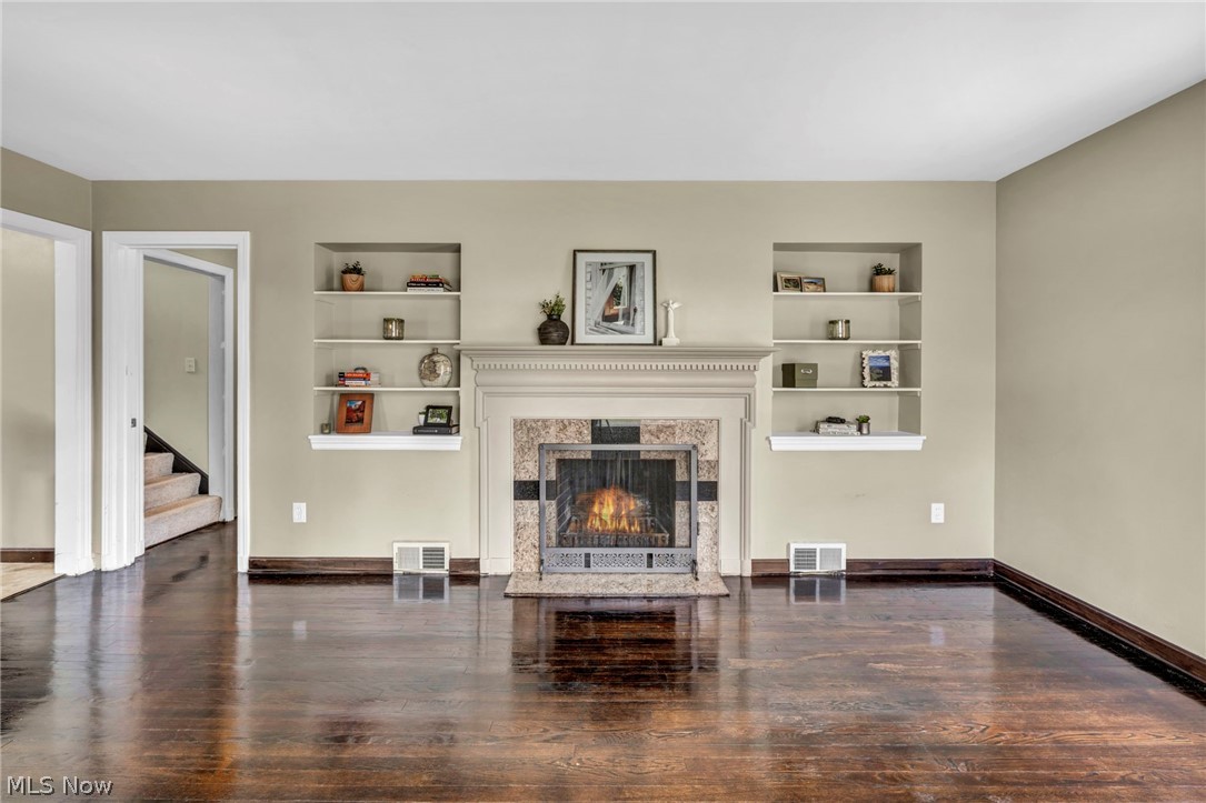 1371 Cranover Road Lyndhurst, OH 44124 - Photo 4 of 28