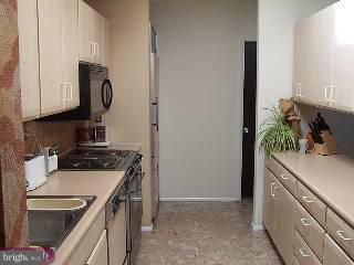 422 Wingate Road Huntingdon Valley, PA 19006 - Photo 3 of 6
