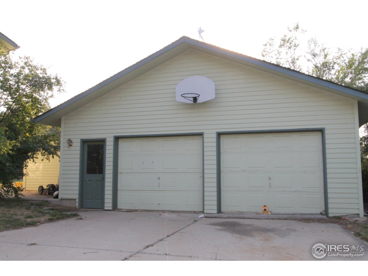 Detached Garage