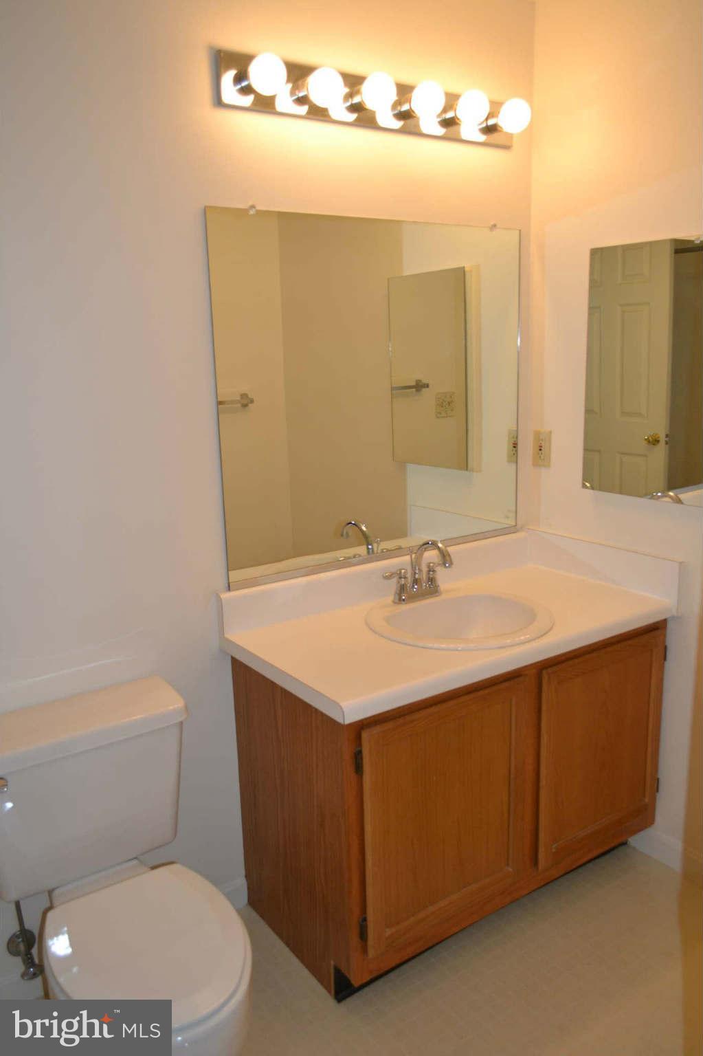 465 Pleasanton Road, Unit C23 Westminster, MD 21157 - Photo 11 of 22 Bath (Master)