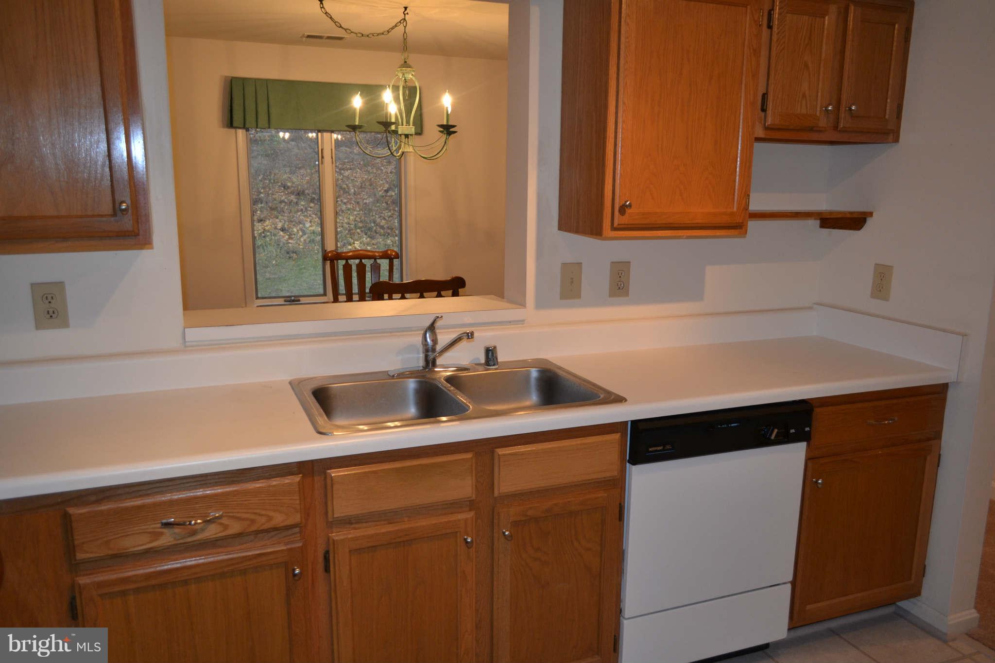 465 Pleasanton Road, Unit C23 Westminster, MD 21157 - Photo 3 of 22 Kitchen