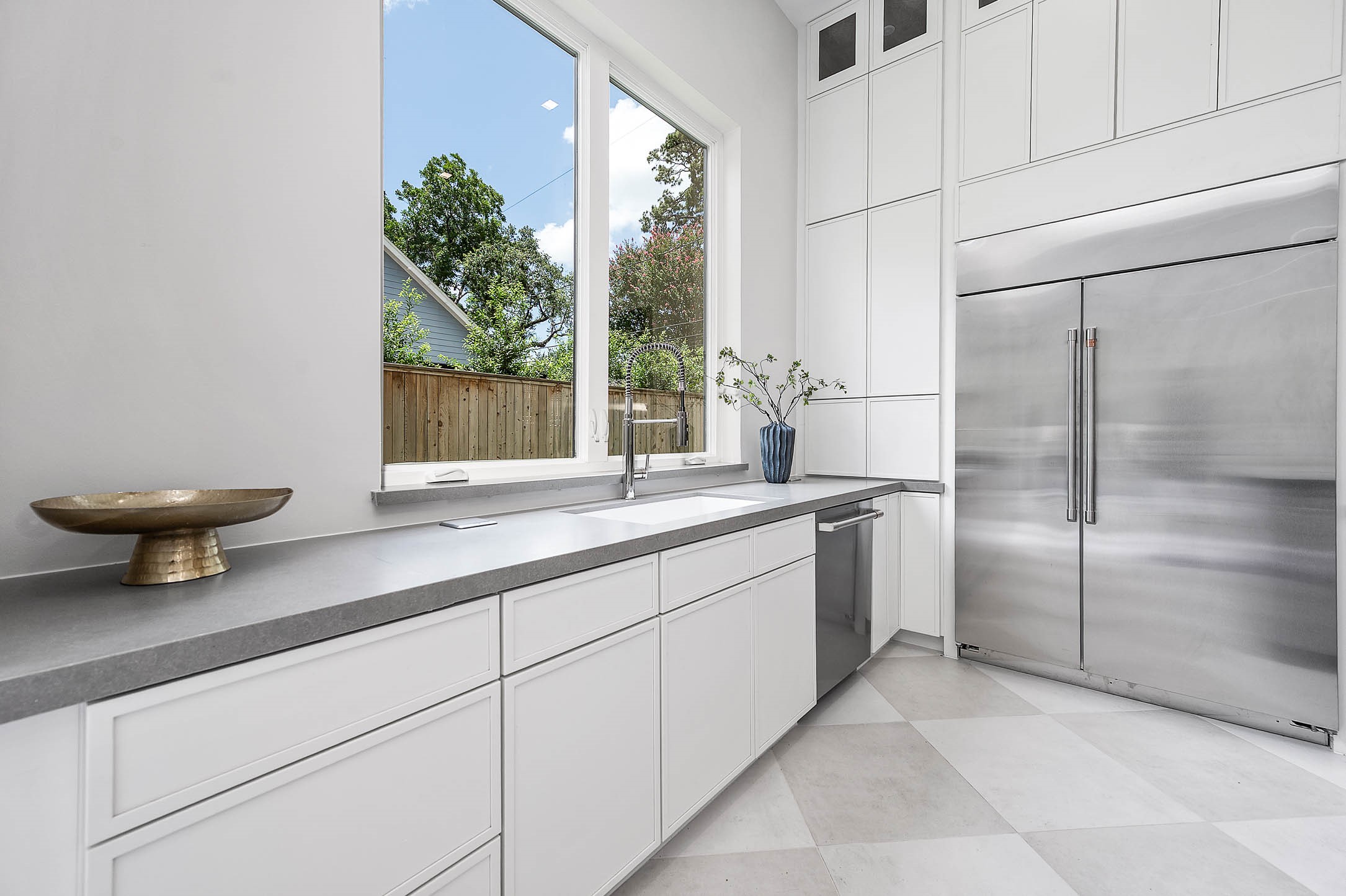 408 West 30th Street Houston, TX 77018 - Photo 11 of 40