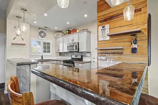 $450,000 | 1028 Shakeley Lane, Ione, CA 95640