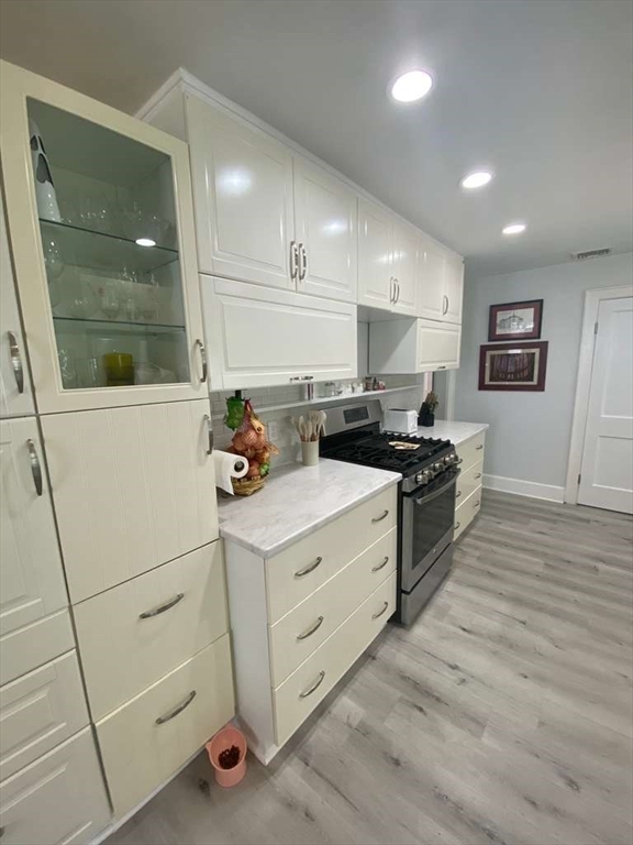 41 Bronx Road Boston, MA 02132 - Photo 7 of 28