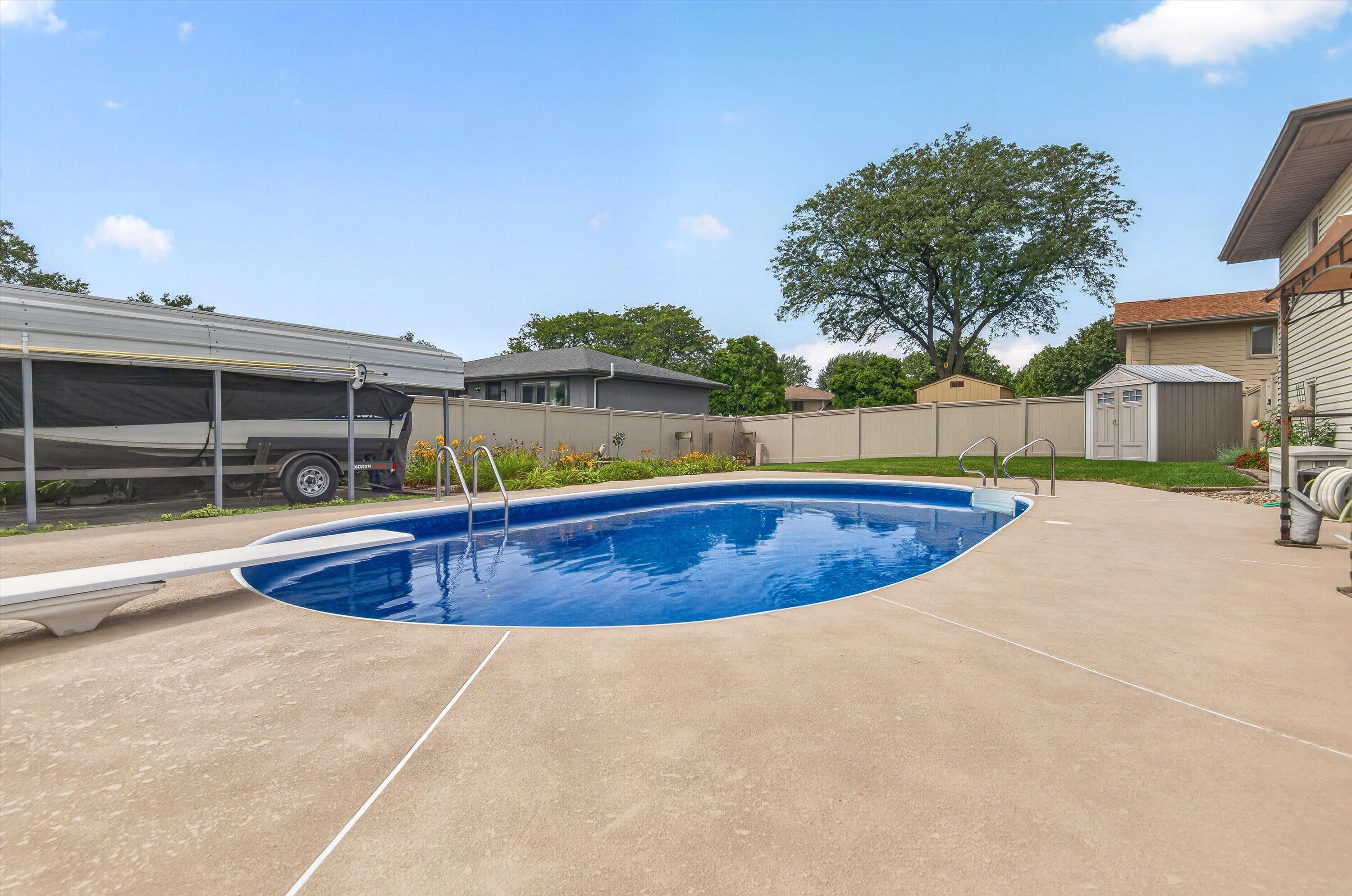9838 Redbud Road Munster, IN 46321 - Photo 4 of 28 3000x1989