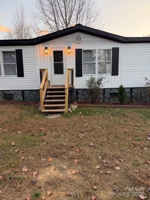 129 Harris Trail Gaffney, SC 29341 - Photo 4 of 17 a front view of a house with a yard